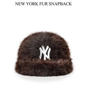 CONFETTI New York Fur Snapback sold out